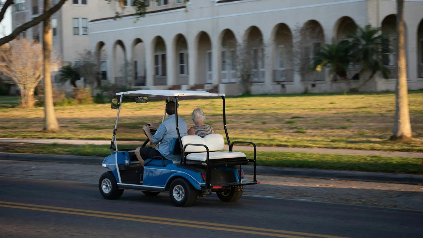 ¿Puedo recibir un DUI en un carrito de golf en Florida?