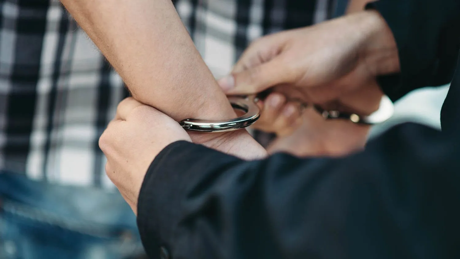 Cómo Elegir un Abogado Defensor