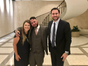 Abogado de Rossen Law Firm dirigiéndose al Gabinete de Florida durante la audiencia de perdón